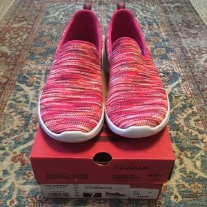 Sketchers GoGa Max Slide On Sneakers